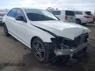 2018 Mercedes-Benz E 300 с VIN WDDZF4JB0JA371240, выставлен на аукционе IAAI как лот 42061937 с пробегом 66 167 миль миль и . История ставок и продаж доступна на DreamBid. Изображение 1.