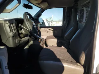 2018 Chevrolet Express Cargo Van with VIN 1GCWGAFGXJ1903929, listed as a Copart auction lot 42463695 with 73,707 mi miles and Salvage Title. Bid and sale history available at carsss.com. Image 7.