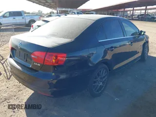 2013 Volkswagen Jetta SE with VIN 3VWDP7AJ9DM449304, listed as a IAAI auction lot 41677422 with 133,897 mi miles and . Bid and sale history available at DreamBid. Image 4.