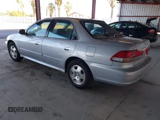2001 Honda Accord EX z VIN 1HGCG16581A061367, wystawiony jako IAAI lot #41273264 z przebiegiem 294 003 mil mil oraz . Historia ofert i sprzedaży dostępna na DreamBid. Obrazek 3.
