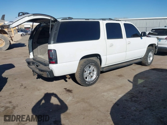 2004 Chevrolet Suburban LS with VIN 1GNEC16Z54J222405, listed as a IAAI auction lot 41424519 with 204,381 mi miles. Bid and sale history available at carsss.com. Image 4.