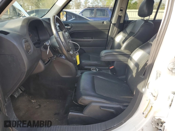 2016 Jeep Patriot Sport SE z VIN 1C4NJPBA9GD642186, wystawiony jako Copart lot #50650435 z przebiegiem 103 075 mil mil oraz Szkoda całkowita • Salvage title. Historia ofert i sprzedaży dostępna na DreamBid. Obrazek 7.