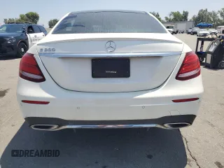 2019 Mercedes-Benz E 300 z VIN WDDZF4JB9KA576766, wystawiony jako Copart lot #60802705 z przebiegiem 61 374 mil mil oraz Czysty tytuł • Clean title. Historia ofert i sprzedaży dostępna na DreamBid. Obrazek 6.