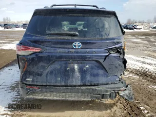 2021 Toyota Sienna XLE with VIN 5TDGSKFC8MS027648, listed as a Copart auction lot 47003455 with 49,361 mi miles and Salvage Title. Bid and sale history available at carsss.com. Image 6.