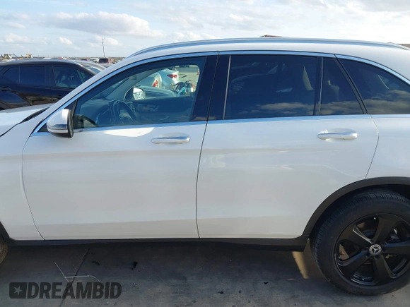 2019 Mercedes-Benz GLC 300 z VIN WDC0G4KB0KV154015, wystawiony jako IAAI lot #41049218 z przebiegiem 38 473 mil mil oraz . Historia ofert i sprzedaży dostępna na DreamBid. Obrazek 15.
