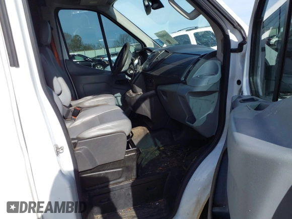2016 Ford Transit z VIN 1FTYE2CM4GKA15873, wystawiony jako IAAI lot #41606687 z przebiegiem 351 592 mil mil oraz . Historia ofert i sprzedaży dostępna na DreamBid. Obrazek 5.