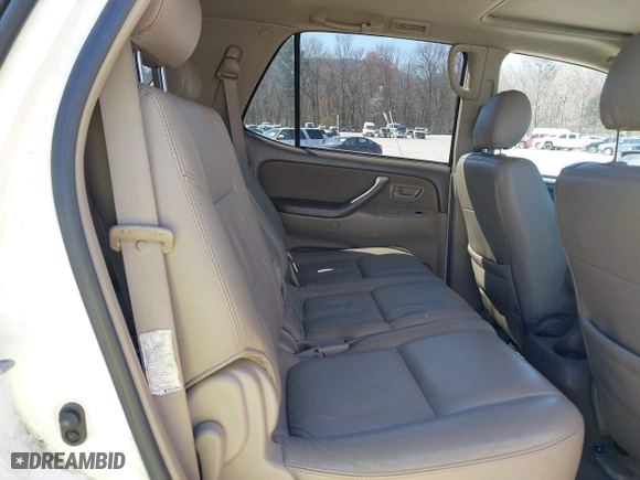 2006 Toyota Sequoia SR5 with VIN 5TDZT34A56S276120, listed as a IAAI auction lot 41390519 with 328,802 mi miles. Bid and sale history available at carsss.com. Image 8.