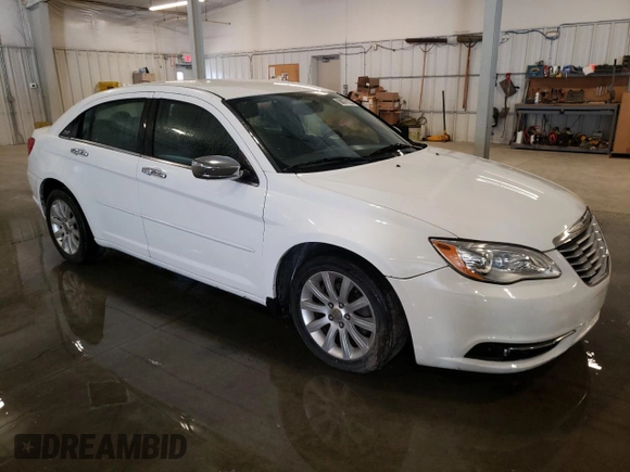 2013 Chrysler 200 Limited with VIN 1C3CCBCGXDN559321, listed as a Copart auction lot 56076125 with 193,861 mi miles and Clean Title. Bid and sale history available at DreamBid. Image 4.