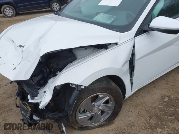 2024 Hyundai Elantra SE with VIN KMHLL4DG2RU786744, listed as a IAAI auction lot 41510735 with 8,221 mi miles and . Bid and sale history available at DreamBid. Image 6.
