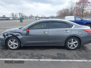 2015 Nissan Altima SV z VIN 1N4AL3APXFC950355, wystawiony jako IAAI lot #41956901 z przebiegiem 85 983 mil mil oraz . Historia ofert i sprzedaży dostępna na DreamBid. Obrazek 17.