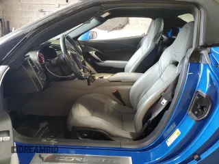 2015 Chevrolet Corvette 2LT z VIN 1G1YD3D72F5106938, wystawiony jako Copart lot #59184705 z przebiegiem 14 082 mil mil oraz Szkoda całkowita • Salvage title. Historia ofert i sprzedaży dostępna na DreamBid. Obrazek 7.