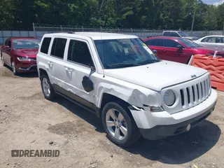 2014 Jeep Patriot Altitude z VIN 1C4NJPBA3ED869659, wystawiony jako IAAI lot #42300072 z przebiegiem 60 193 mil mil oraz . Historia ofert i sprzedaży dostępna na DreamBid. Obrazek 1.