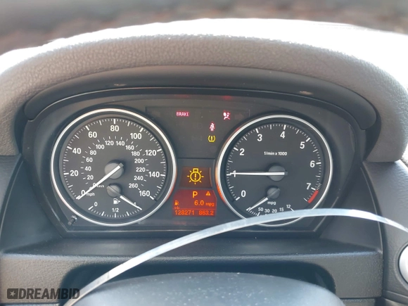 2015 BMW X1 sDrive28i with VIN WBAVM1C58FV314947, listed as a IAAI auction lot 41874472 with 128,271 mi miles. Bid and sale history available at carsss.com. Image 7.