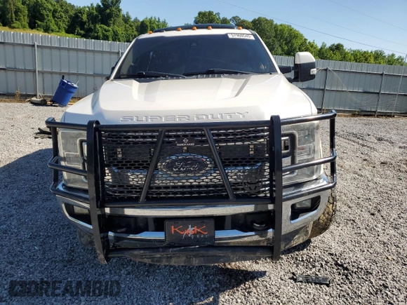 2017 Ford F-250 Lariat with VIN 1FT7W2BT8HEE81095, listed as a Copart auction lot 57960545 with 200,323 mi miles and Salvage title. Bid and sale history available at DreamBid. Image 5.