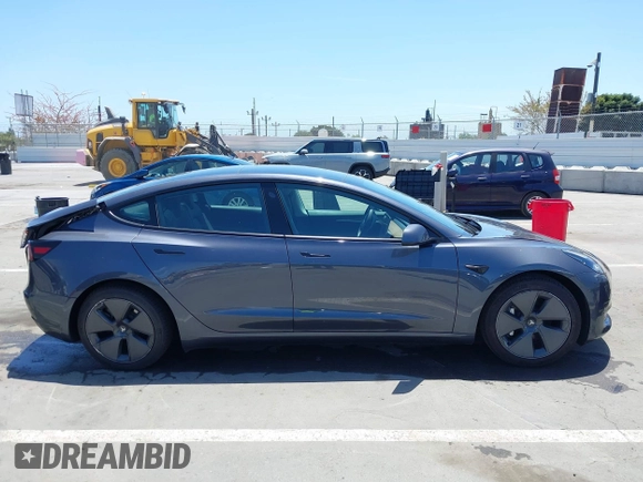 2023 Tesla Model 3 z VIN 5YJ3E1EA6PF694419, wystawiony jako IAAI lot #42268637 z przebiegiem 17 419 mil mil oraz . Historia ofert i sprzedaży dostępna na DreamBid. Obrazek 13.