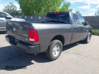 2018 Ram 1500 Express z VIN 1C6RR7FG2JS285033, wystawiony jako IAAI lot #42278751 z przebiegiem 203 340 mil mil oraz . Historia ofert i sprzedaży dostępna na DreamBid. Obrazek 4.