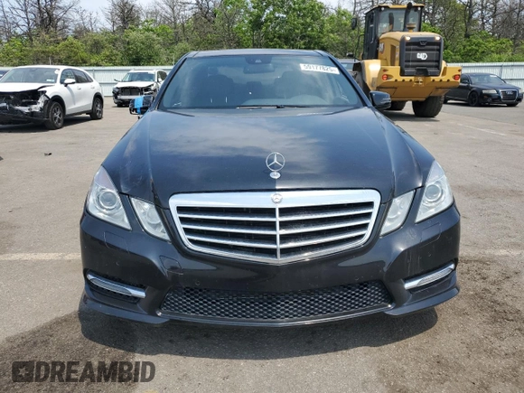 2013 Mercedes-Benz E 550 Sport with VIN WDDHF9BB8DA759750, listed as a Copart auction lot 59177825 with 63,620 mi miles and Salvage title. Bid and sale history available at DreamBid. Image 5.