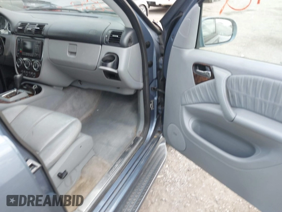 2005 Mercedes-Benz M 350 with VIN 4JGAB57E55A551762, listed as a IAAI auction lot 40800022 with 174,828 mi miles and . Bid and sale history available at DreamBid. Image 5.