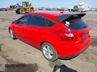2014 Ford Focus SE with VIN 1FADP3K26EL305818, listed as a IAAI auction lot 42062813 with 175,047 mi miles. Bid and sale history available at carsss.com. Image 3.