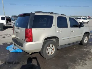 2007 GMC Yukon SLT with VIN 1GKFC13027R299200, listed as a Copart auction lot 74998744 with 301,803 mi miles and Salvage Title. Bid and sale history available at carsss.com. Image 3.