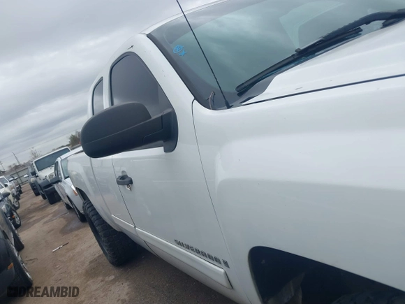 2007 Chevrolet Silverado 1500 Work Truck with VIN 1GCEC19C47Z630870, listed as a IAAI auction lot 41420093 with 316,080 mi miles. Bid and sale history available at carsss.com. Image 13.