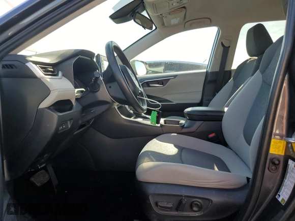 2020 Toyota RAV4 XLE with VIN 2T3W1RFV8LW070246, listed as a Copart auction lot 65072185 with 61,339 mi miles and Salvage title. Bid and sale history available at DreamBid. Image 7.