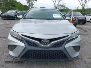 2019 Toyota Camry LE z VIN 4T1B11HK9KU708465, wystawiony jako IAAI lot #41921754 z przebiegiem 119 106 mil mil oraz . Historia ofert i sprzedaży dostępna na DreamBid. Obrazek 13.