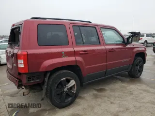 2014 Jeep Patriot Latitude with VIN 1C4NJPFA8ED818233, listed as a Copart auction lot 43947895 with 142,474 mi miles and Salvage Title. Bid and sale history available at carsss.com. Image 3.