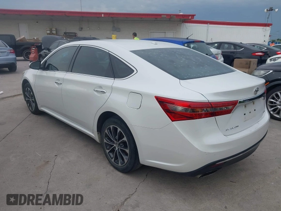 2016 Toyota Avalon Limited z VIN 4T1BK1EB7GU235304, wystawiony jako IAAI lot #42443795 z przebiegiem 197 261 mil mil oraz . Historia ofert i sprzedaży dostępna na DreamBid. Obrazek 3.