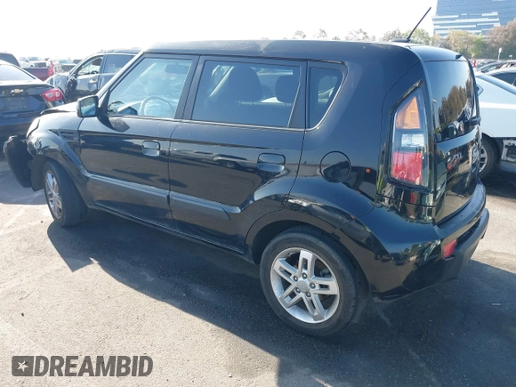 2010 Kia Soul + with VIN KNDJT2A26A7140621, listed as a IAAI auction lot 42001647 with 52,780 mi miles. Bid and sale history available at carsss.com. Image 3.