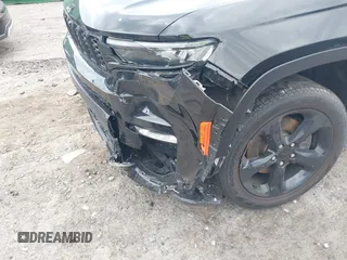 2023 Jeep Grand Cherokee Limited с VIN 1C4RJKBG6P8702247, выставлен на аукционе IAAI как лот 42206656 с пробегом 28 516 миль миль и . История ставок и продаж доступна на DreamBid. Изображение 21.