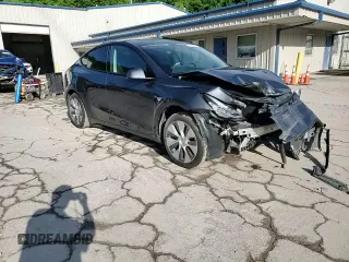 2022 Tesla Model Y Long Range z VIN 7SAYGDEE1NF430383, wystawiony jako Copart lot #56208825 z przebiegiem 60 612 mil mil oraz Szkoda całkowita • Salvage title. Historia ofert i sprzedaży dostępna na DreamBid. Obrazek 13.