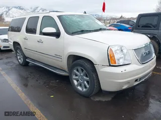 2013 GMC Yukon XL Denali with VIN 1GKS2MEF4DR367626, listed as a IAAI auction lot 41579258 with 186,157 mi miles. Bid and sale history available at carsss.com. Image 1.