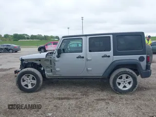 2013 Jeep Wrangler Unlimited Sport z VIN 1C4BJWDG3DL669593, wystawiony jako IAAI lot #42161265 z przebiegiem 89 747 mil mil oraz . Historia ofert i sprzedaży dostępna na DreamBid. Obrazek 15.