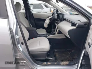 2022 Toyota Corolla Cross L с VIN 7MUAAABG4NV027200, выставлен на аукционе IAAI как лот 41834113 с пробегом 58 533 миль миль и . История ставок и продаж доступна на DreamBid. Изображение 5.