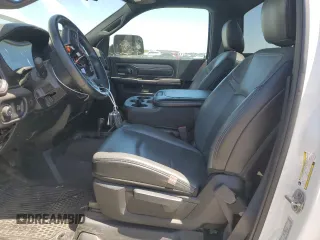 2022 Ram 2500 Tradesman z VIN 3C6MR5AJ9NG202258, wystawiony jako Copart lot #57335995 z przebiegiem 30 130 mil mil oraz Szkoda całkowita • Salvage title. Historia ofert i sprzedaży dostępna na DreamBid. Obrazek 7.