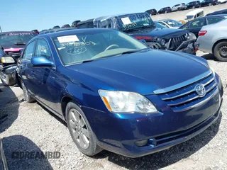 2005 Toyota Avalon XL with VIN 4T1BK36B75U037653, listed as a IAAI auction lot 39348803 with 71,280 mi miles. Bid and sale history available at carsss.com. Image 1.
