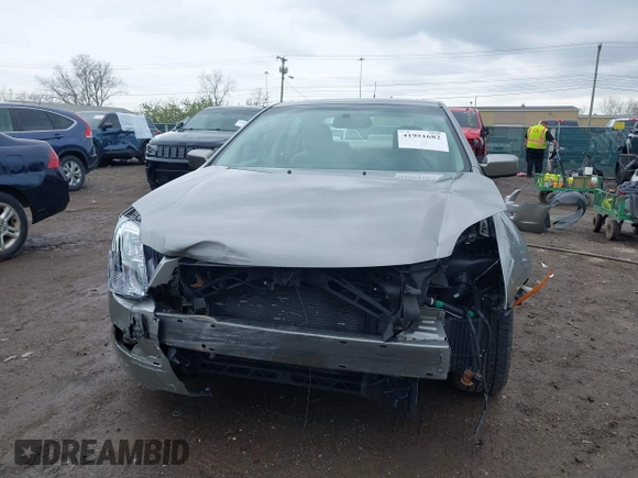 2009 Ford Fusion SEL with VIN 3FAHP08109R102428, listed as a IAAI auction lot 41951682 with 106,255 mi miles. Bid and sale history available at carsss.com. Image 6.