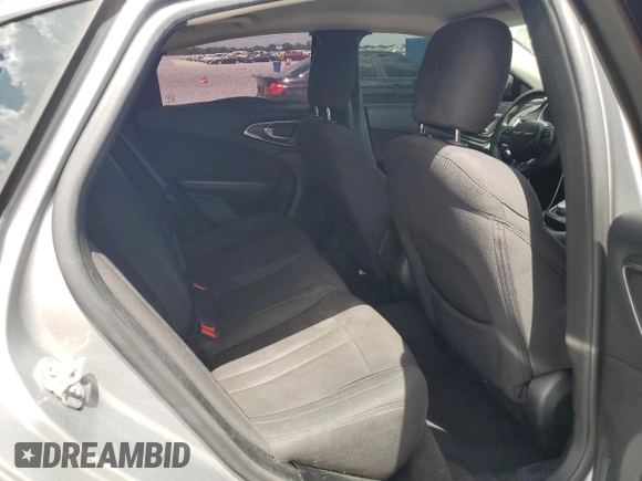 2015 Chrysler 200 Limited z VIN 1C3CCCAB4FN628715, wystawiony jako Copart lot #60453365 z przebiegiem 191 046 mil mil oraz Szkoda całkowita • Salvage title. Historia ofert i sprzedaży dostępna na DreamBid. Obrazek 10.