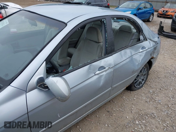 2006 Kia Spectra EX z VIN KNAFE121465362915, wystawiony jako IAAI lot #42367012 z przebiegiem 137 295 mil mil oraz . Historia ofert i sprzedaży dostępna na DreamBid. Obrazek 6.