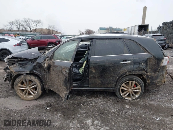 2014 Kia Sorento SX Limited with VIN 5XYKWDA70EG440053, listed as a IAAI auction lot 41565177 with 106,706 mi miles. Bid and sale history available at carsss.com. Image 13.