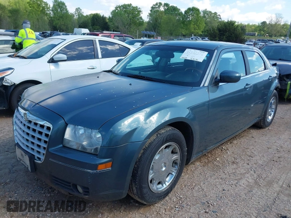 2005 Chrysler 300 with VIN 2C3AA53G35H157083, listed as a IAAI auction lot 41945392 with 192,215 mi miles. Bid and sale history available at carsss.com. Image 17.