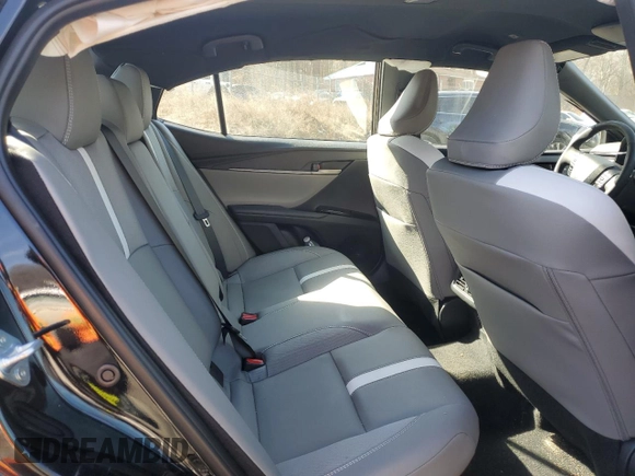 2025 Toyota Camry LE z VIN 4T1DBADK3SU510279, wystawiony jako Copart lot #46408205 z przebiegiem 7 274 mil mil oraz Szkoda całkowita • Salvage title. Historia ofert i sprzedaży dostępna na DreamBid. Obrazek 10.