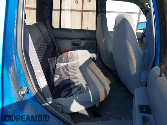 1992 Ford Explorer Eddie Bauer z VIN 1FMDU34X5NUB84863, wystawiony jako IAAI lot #42449670 z przebiegiem 22 566 mil mil oraz . Historia ofert i sprzedaży dostępna na DreamBid. Obrazek 8.