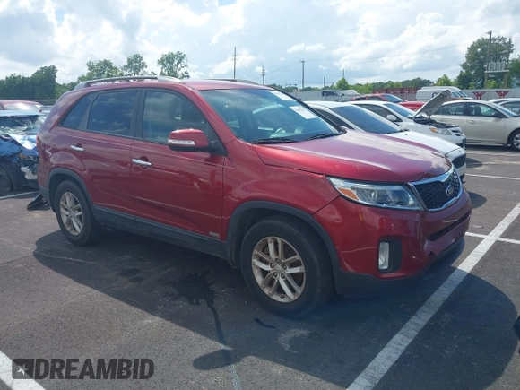 2015 Kia Sorento LX z VIN 5XYKTCA61FG651628, wystawiony jako IAAI lot #42492219 z przebiegiem 111 829 mil mil oraz . Historia ofert i sprzedaży dostępna na DreamBid. Obrazek 1.