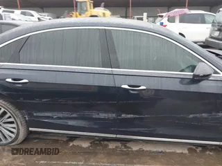 2019 Audi A8 L with VIN WAU8DAF82KN004676, listed as a IAAI auction lot 41086272 with 58,217 mi miles. Bid and sale history available at carsss.com. Image 14.