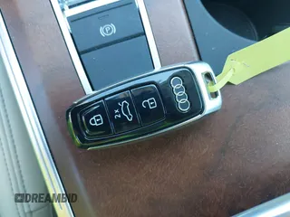 2023 Audi A6 Premium Plus z VIN WAUE3BF29PN089532, wystawiony jako IAAI lot #41602175 z przebiegiem 8573 mil mil oraz . Historia ofert i sprzedaży dostępna na DreamBid. Obrazek 11.