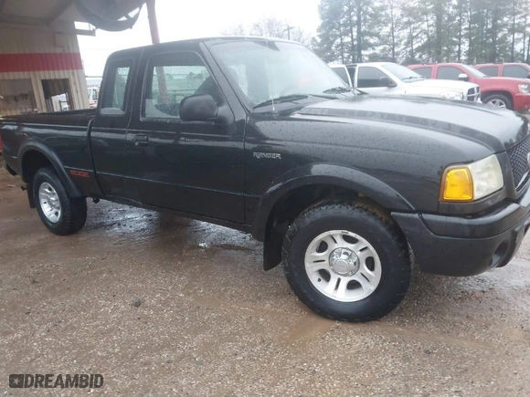 2002 Ford Ranger XL with VIN 1FTYR14U12PA51268, listed as a IAAI auction lot 41571122 with 271,641 mi miles. Bid and sale history available at carsss.com. Image 1.