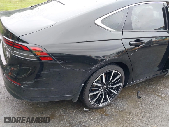2024 Honda Accord Touring z VIN 1HGCY2F8XRA094072, wystawiony jako IAAI lot #42427587 z przebiegiem 20 206 mil mil oraz . Historia ofert i sprzedaży dostępna na DreamBid. Obrazek 19.