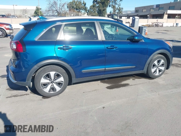 2017 Kia Niro LX with VIN KNDCB3LCXH5075222, listed as a IAAI auction lot 41526017 with 114,309 mi miles. Bid and sale history available at carsss.com. Image 4.